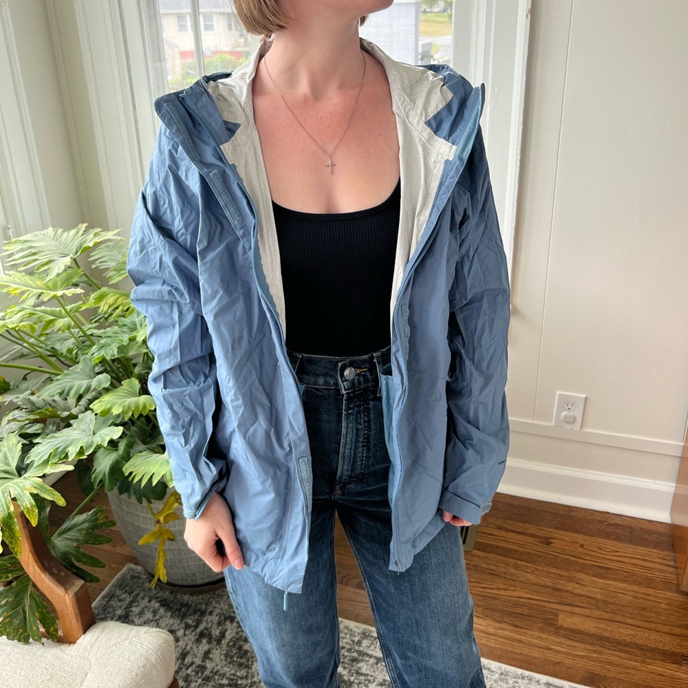 The NorthFace Women’s Rain Jacket, Pale Blue, Size L